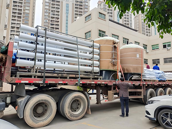 工業(yè)反滲透水處理設(shè)備生產(chǎn)廠家：工業(yè)用水純凈度的 “終極守護者”！